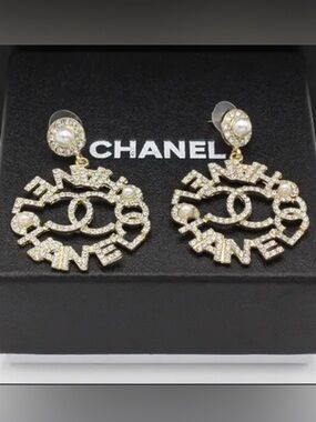 ChaneI Rhinestone Faux Pearl Spellout Letter Logo Round Dangle Earrings